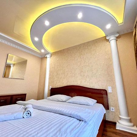 Apartpoltava Двокімнатні Апартаменти, До 6 Спальних Місць, Кутова Ванна, Корпусний Парк, Документи Для Відрядження Exteriér fotografie