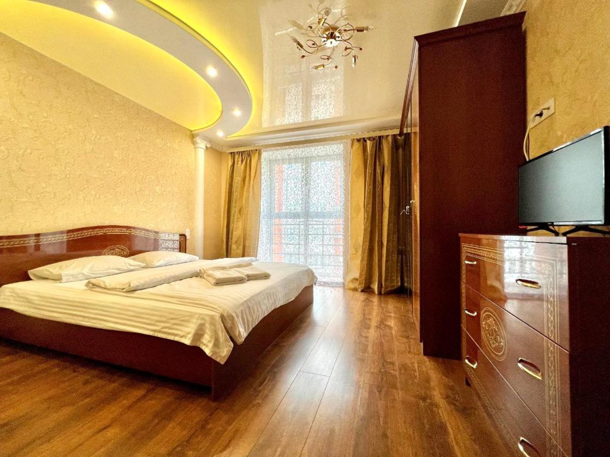 Apartpoltava Двокімнатні Апартаменти, До 6 Спальних Місць, Кутова Ванна, Корпусний Парк, Документи Для Відрядження Exteriér fotografie