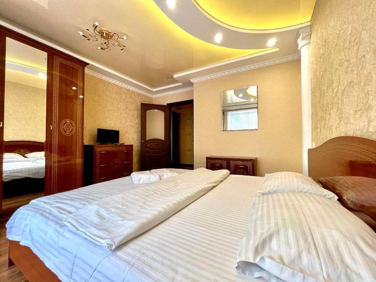 Apartpoltava Двокімнатні Апартаменти, До 6 Спальних Місць, Кутова Ванна, Корпусний Парк, Документи Для Відрядження Exteriér fotografie
